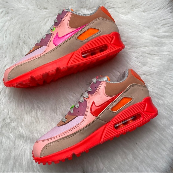 Nike Air Max 90 Platinum Crimson - Picture 3 of 7